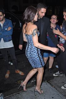 Halsey feet photo thumbnail