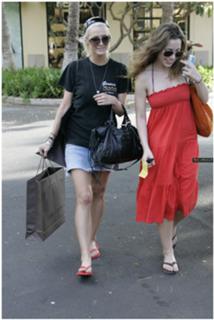 Ashlee Simpson feet photo thumbnail
