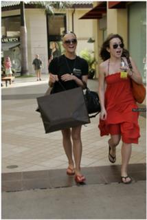 Ashlee Simpson feet photo thumbnail