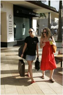Ashlee Simpson feet photo thumbnail