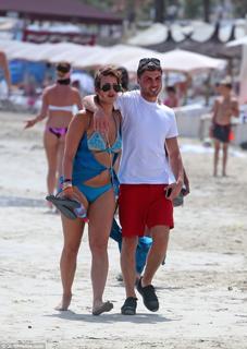 Ferne McCann feet photo thumbnail