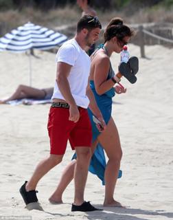Ferne McCann feet photo thumbnail