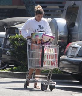 Elisabetta Canalis feet photo thumbnail