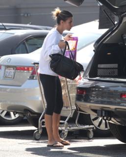 Elisabetta Canalis feet photo thumbnail