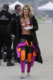 AnnaLynne McCord feet photo thumbnail