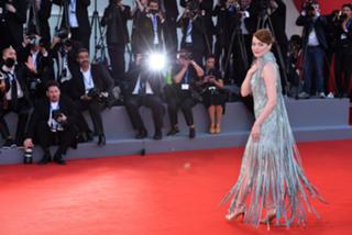 Emma Stone feet photo thumbnail