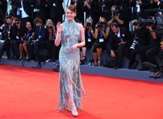 Emma Stone feet photo thumbnail