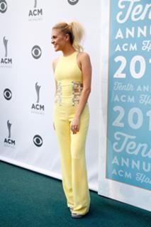 Kelsea Ballerini feet photo thumbnail
