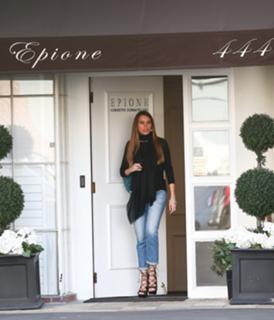 Sofía Vergara feet photo thumbnail