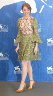 Emma Stone feet photo thumbnail
