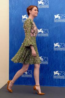 Emma Stone feet photo thumbnail