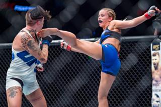 Paige VanZant feet photo thumbnail