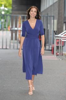 Melanie Sykes feet photo thumbnail