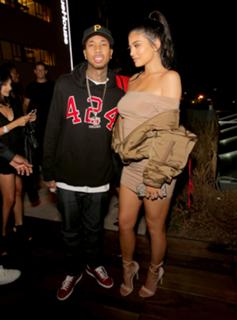 Kylie Jenner feet photo thumbnail