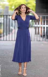Melanie Sykes feet photo thumbnail