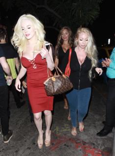 Courtney Stodden feet photo thumbnail