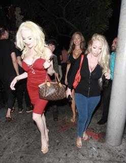 Courtney Stodden feet photo thumbnail
