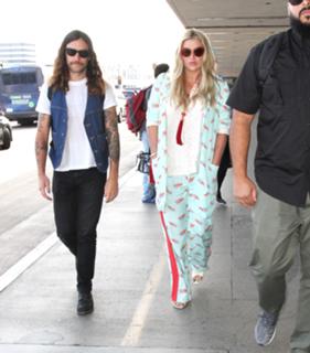 Kesha feet photo thumbnail