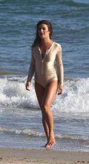 Lea Michele feet photo thumbnail