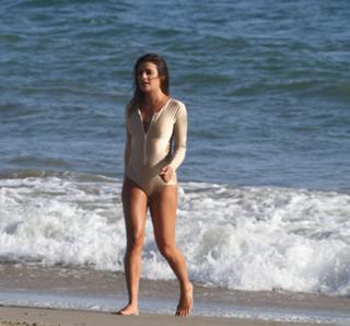 Lea Michele feet photo thumbnail
