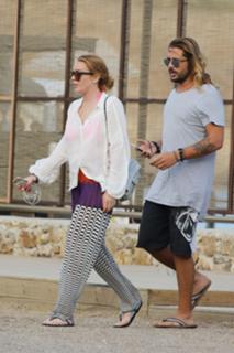 Lindsay Lohan feet photo thumbnail