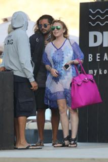 Lindsay Lohan feet photo thumbnail