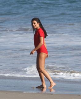 Lea Michele feet photo thumbnail