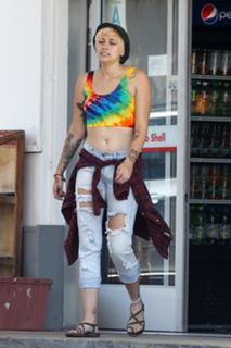 Paris Jackson feet photo thumbnail