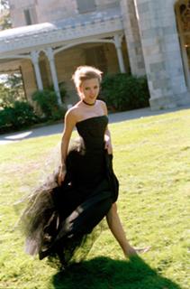 Scarlett Johansson feet photo thumbnail