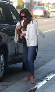 Lea Michele feet photo thumbnail