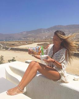Athina Oikonomakou feet photo thumbnail