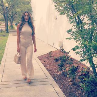 Nikki Garcia feet photo thumbnail
