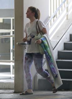 Drew Barrymore feet photo thumbnail