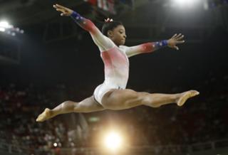 Simone Biles feet photo thumbnail