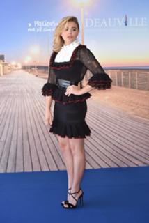 Chloë Grace Moretz feet photo thumbnail