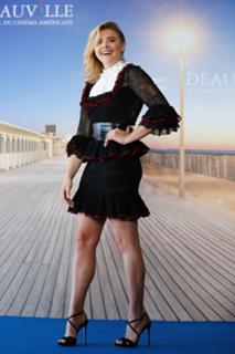 Chloë Grace Moretz feet photo thumbnail