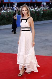 Chiara Ferragni feet photo thumbnail