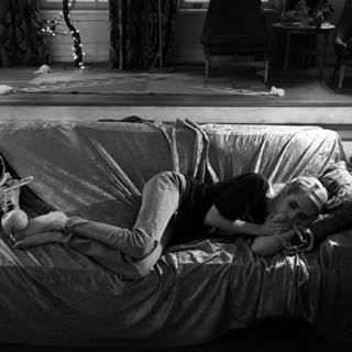 Emma Roberts feet photo thumbnail