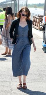 Emma Stone feet photo thumbnail