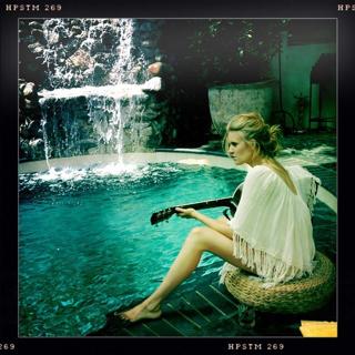 Maggie Grace feet photo thumbnail