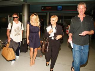 Pamela Anderson feet photo thumbnail