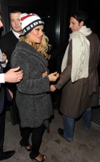 Pamela Anderson feet photo thumbnail