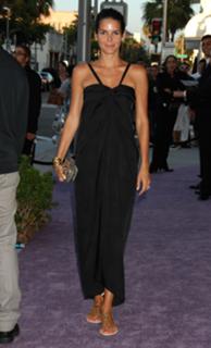 Angie Harmon feet photo thumbnail