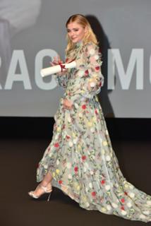 Chloë Grace Moretz feet photo thumbnail