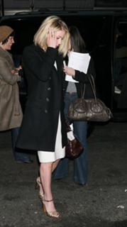 Christina Applegate feet photo thumbnail