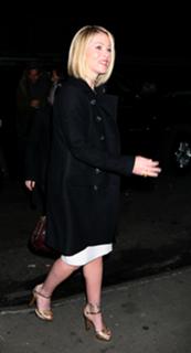 Christina Applegate feet photo thumbnail