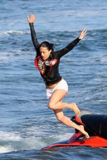 Michelle Rodriguez feet photo thumbnail