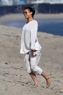 Michelle Rodriguez feet photo thumbnail