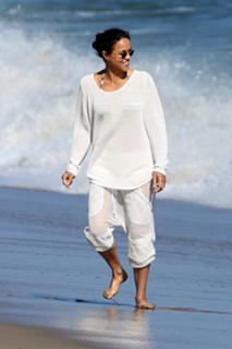 Michelle Rodriguez feet photo thumbnail