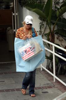 Heidi Montag feet photo thumbnail